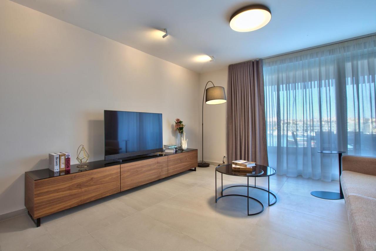Sea Front Spacious Valletta Views Apartments Sliema Kültér fotó